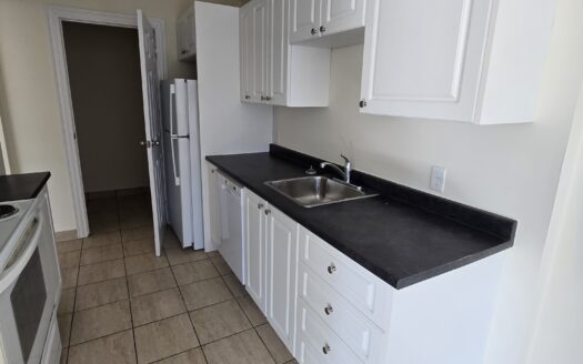 23 Gristmill Court – Unit 103 – 2 Bedroom Unit – Available NOW – $1995