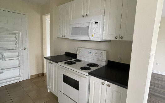 23 Gristmill Court – Unit 204 – 2 Bedroom Unit – Available December 15th – $1995