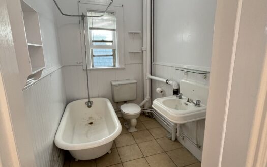 1158 South Park Street – Unit 1 – 1 Bedroom – Near Dalhousie – $1695.00 – Available Dec 1st