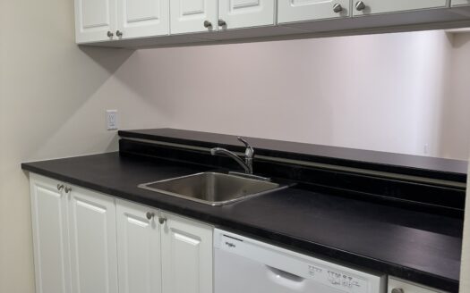 249 Windmill Road – Unit 413 – 1 Bedroom Apartment – $1595.00 – Available March 1st