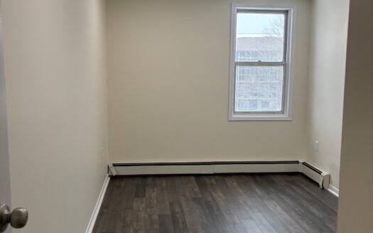 249 Windmill Road – Unit 413 – 1 Bedroom Apartment – $1595.00 – Available March 1st