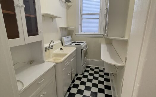 1152 South Park Street | Unit 1 | 1 Bedroom | Near Dalhousie | $1595.00 | Available March 1st