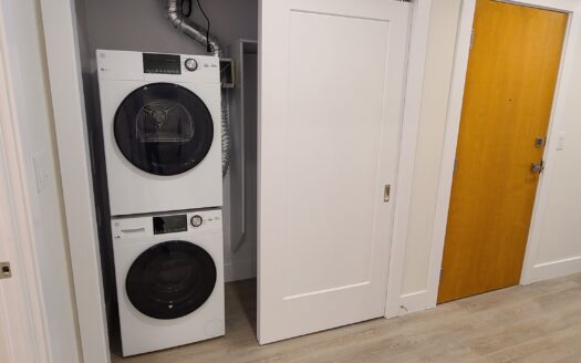 1471 South Park Street | Executive Luxury 2-Bedroom | Unit 302 | $2,695/Month – Available August 1st, 2026