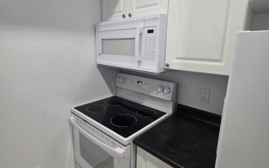 153 North Street | Fully Renovated 2-Bedroom Apartment | Unit 3 $1,695/Month – Available July 1st, 2026