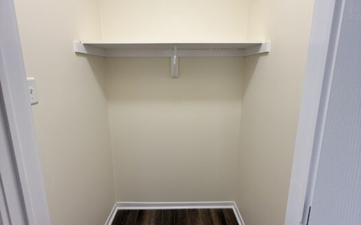 7 Mandaville Court | Beautiful & Spacious 1-Bedroom Apartment | Unit 6 | $1,595/Month – Available September 3rd, 2026