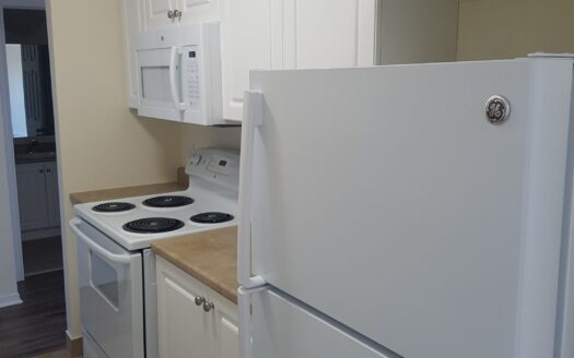 7 Mandaville Court | Beautiful & Spacious 2-Bedroom Apartment | Unit 12 $1,795/Month – Available November 3rd, 2026