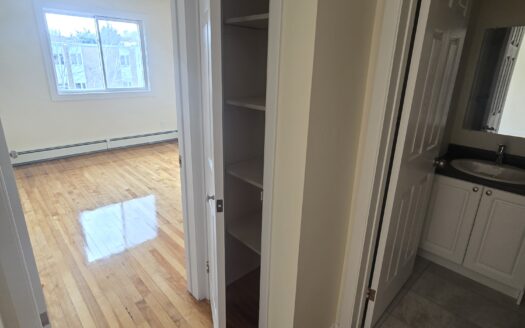 28 Frederick Ave | Central Fairview | Bright 1-Bedroom in Central Fairview | Unit 305 $1,595/Month – Available November 1st, 2026