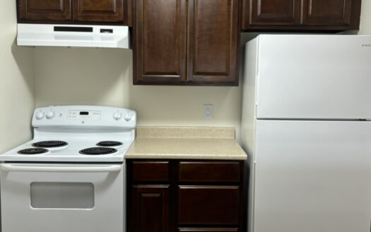 249 Windmill Road | Waterfront 2-Bedroom | Harbourshore Apartments (Unit 416) $1,795/Month – Available December 3rd, 2026