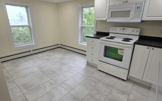 Bright 1-Bedroom Main Level Flat | 11 Shore Avenue (Unit B) $1,795/Month – Available NOW or October 1st, 2026