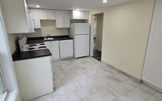 Bright 1-Bedroom Main Level Flat | 11 Shore Avenue (Unit B) $1,795/Month – Available NOW or October 1st, 2026