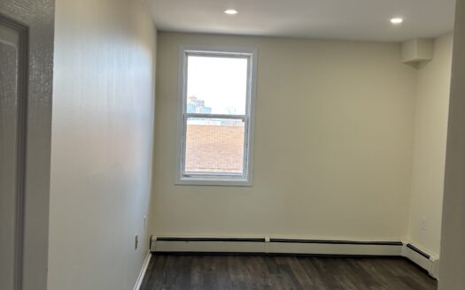 249 Windmill Road | Fully Renovated Waterfront 1-Bedroom | Harbourshore Apartments (Unit 628) $1,595/Month – Available November 1st, 2026