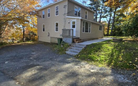 Bright 2-Bedroom Flat | 11 Shore Avenue (Unit A) $1,995/Month – Available NOW or December 1st, 2026