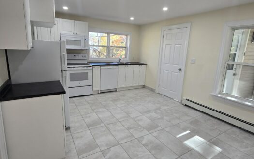 Bright 2-Bedroom Flat | 11 Shore Avenue (Unit A) $1,995/Month – Available NOW or December 1st, 2026