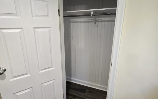 Bright 2-Bedroom Flat | 11 Shore Avenue (Unit A) $1,995/Month – Available NOW or December 1st, 2026